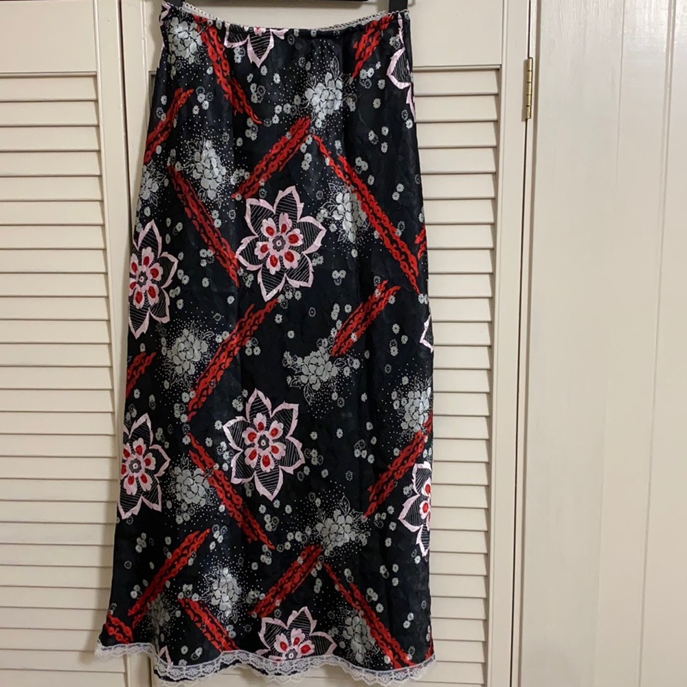 Elegant satin lace skirt